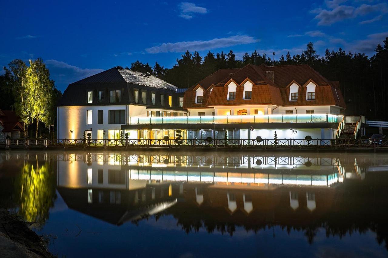 Hotel Debowy Dwor Ruda Rozaniecka Exteriér fotografie