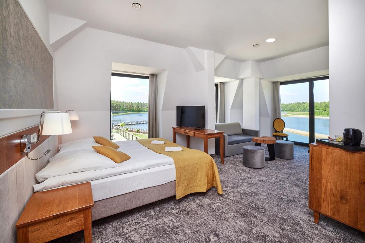 Hotel Debowy Dwor Ruda Rozaniecka Exteriér fotografie