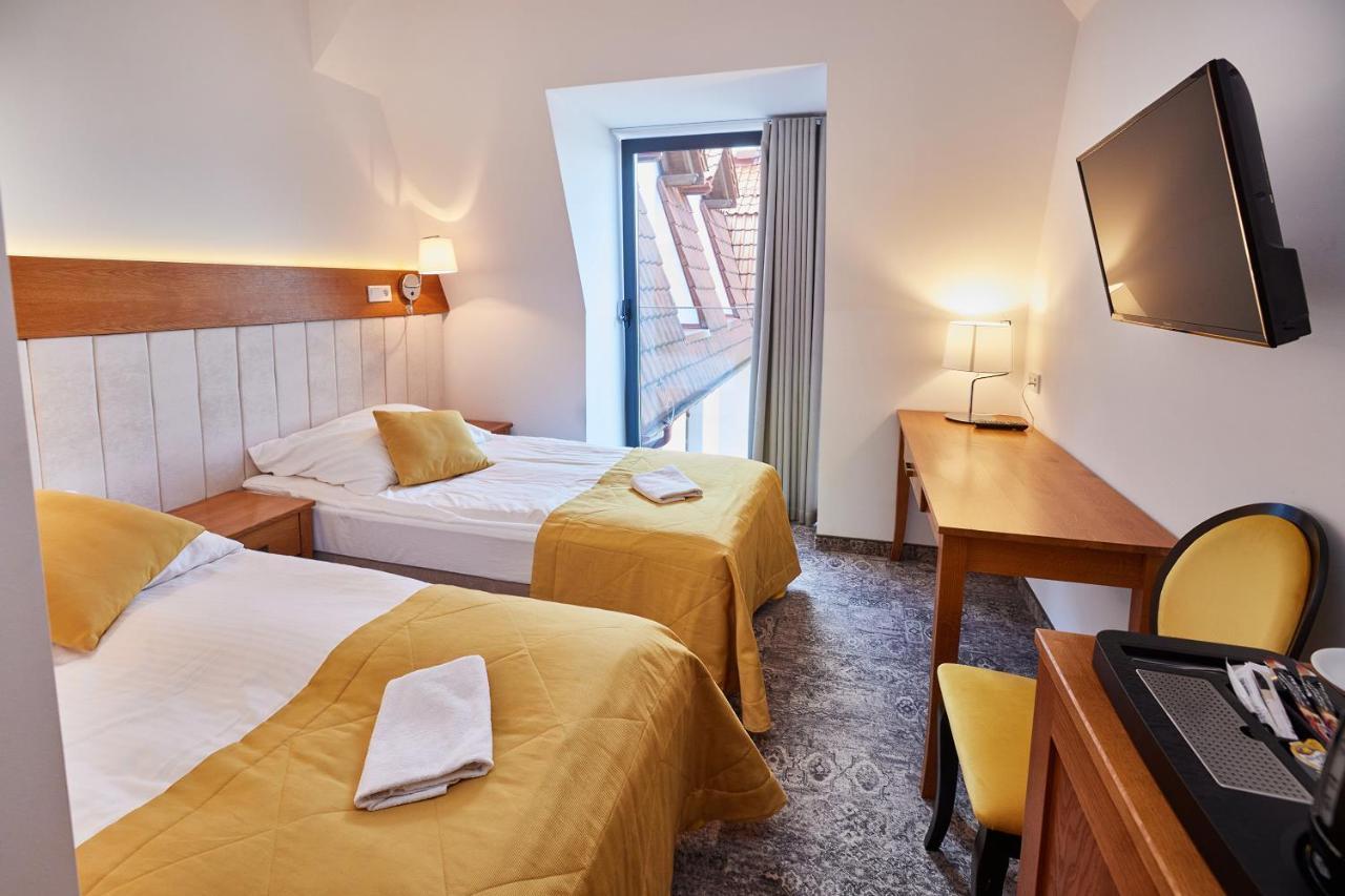 Hotel Debowy Dwor Ruda Rozaniecka Pokoj fotografie
