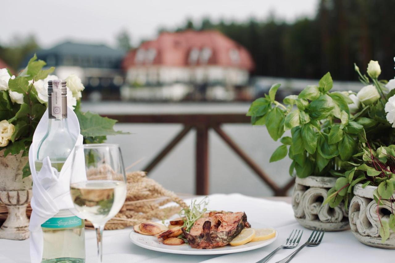 Hotel Debowy Dwor Ruda Rozaniecka Exteriér fotografie