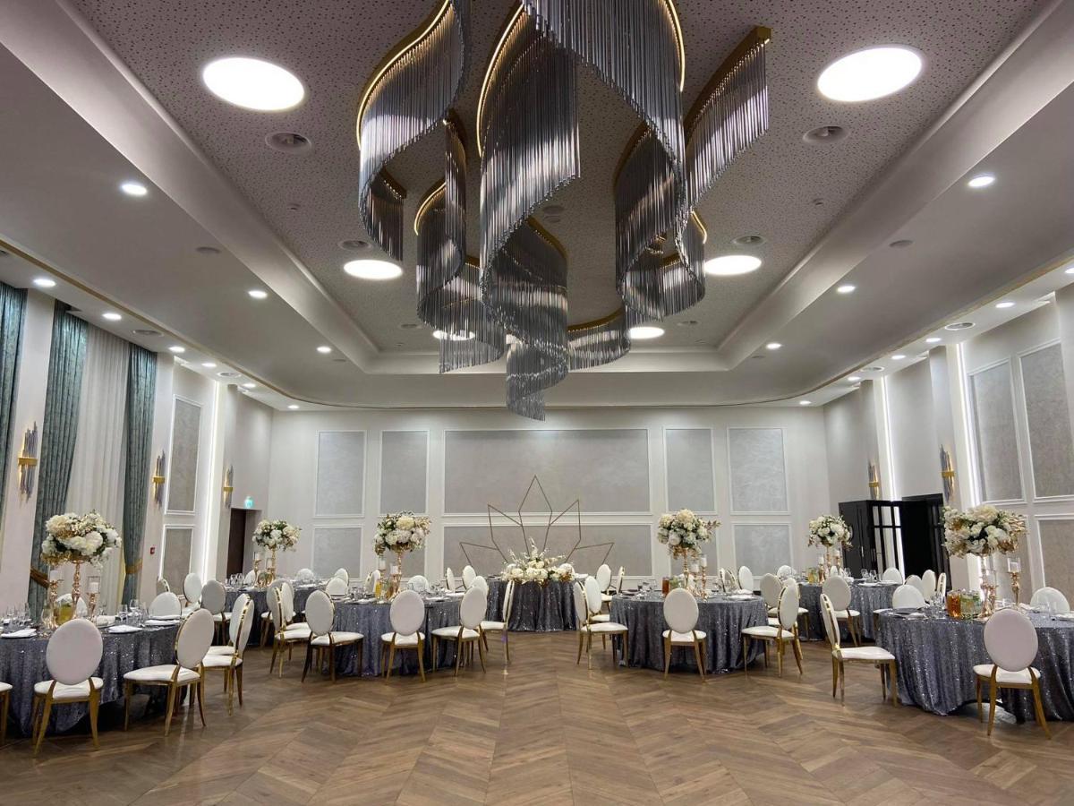 Hotel Debowy Dwor Ruda Rozaniecka Exteriér fotografie
