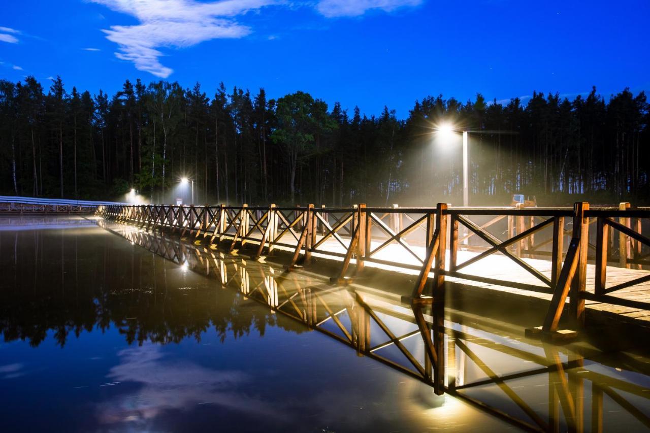 Hotel Debowy Dwor Ruda Rozaniecka Exteriér fotografie