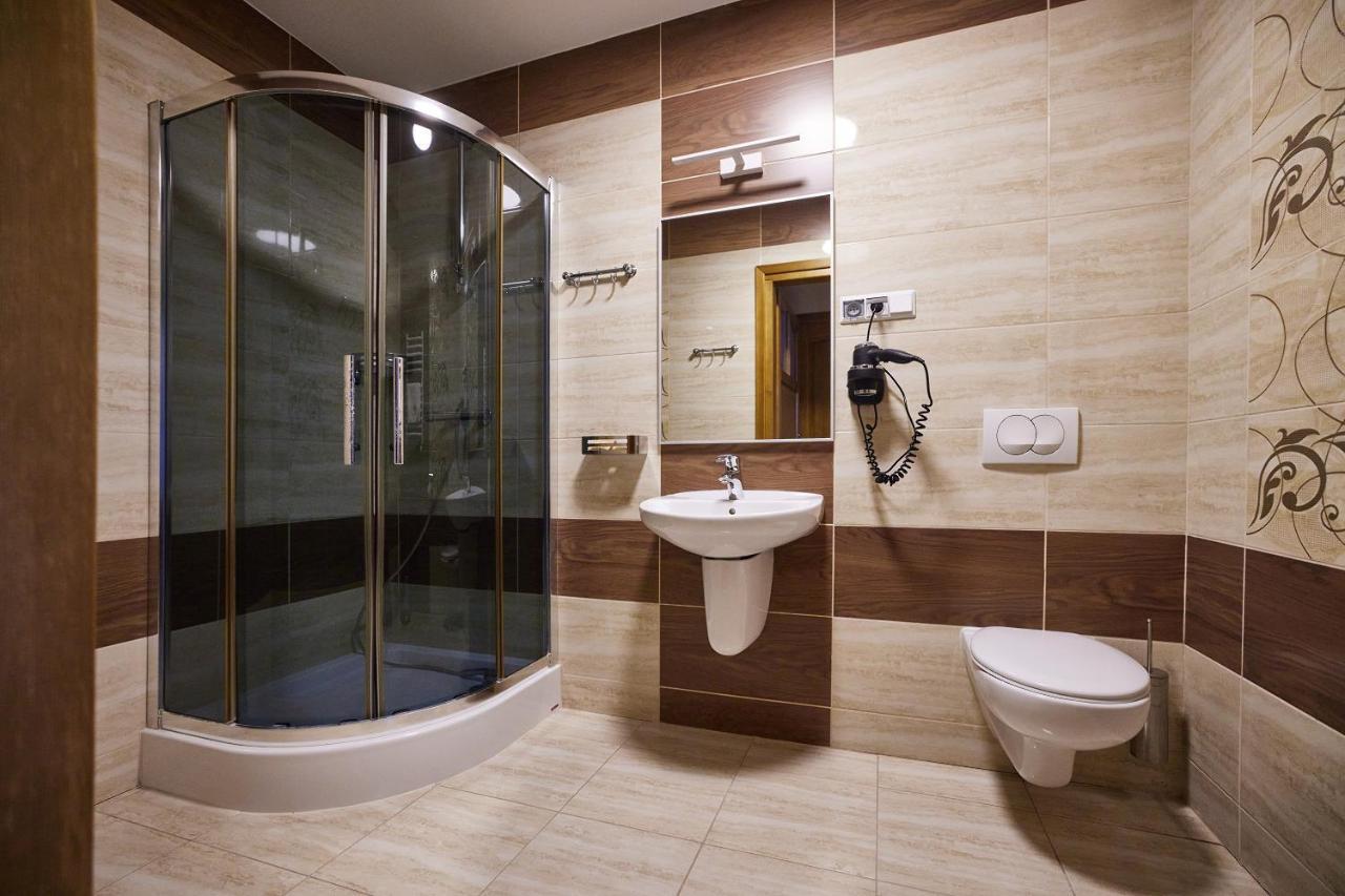 Hotel Debowy Dwor Ruda Rozaniecka Pokoj fotografie